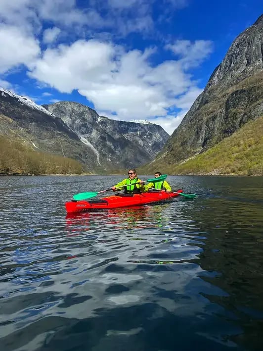 Kajakkpadling i Nærøyfjorden