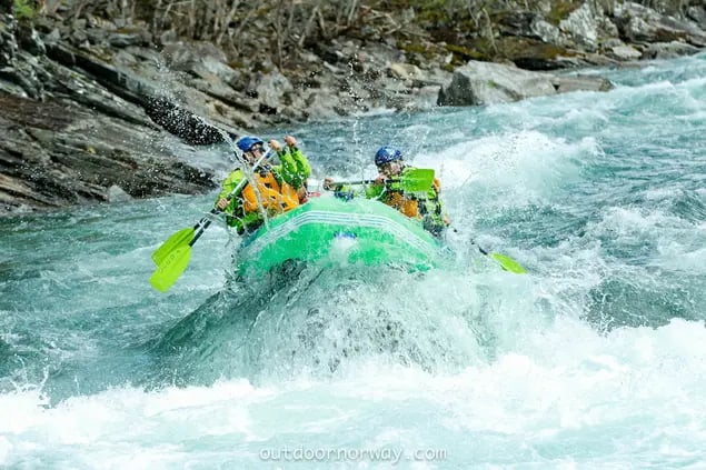Rafting og terrengsykling