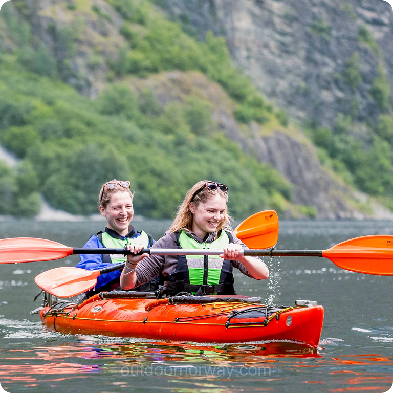 Kajakkpadling i de norske fjordene i Voss – Nærøyfjorden eller Hardangerfjorden?