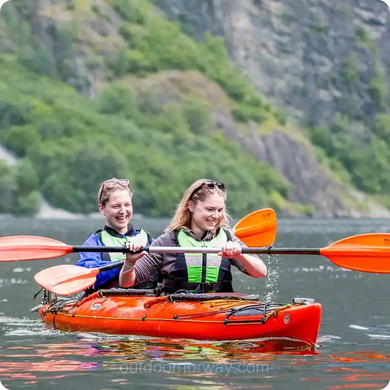 Kajakkpadling i de norske fjordene i Voss – Nærøyfjorden eller Hardangerfjorden?